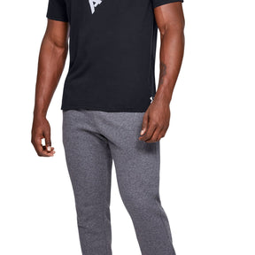 Polera manga corta con gráfico de la marca UA en el hombro para hombre