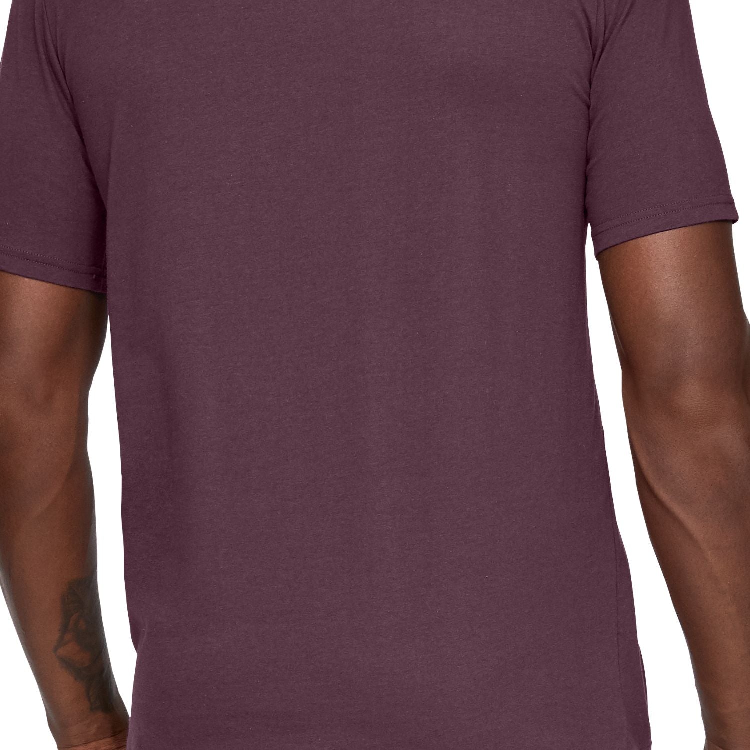 Polera manga corta con gráfico de la marca UA en el hombro para hombre