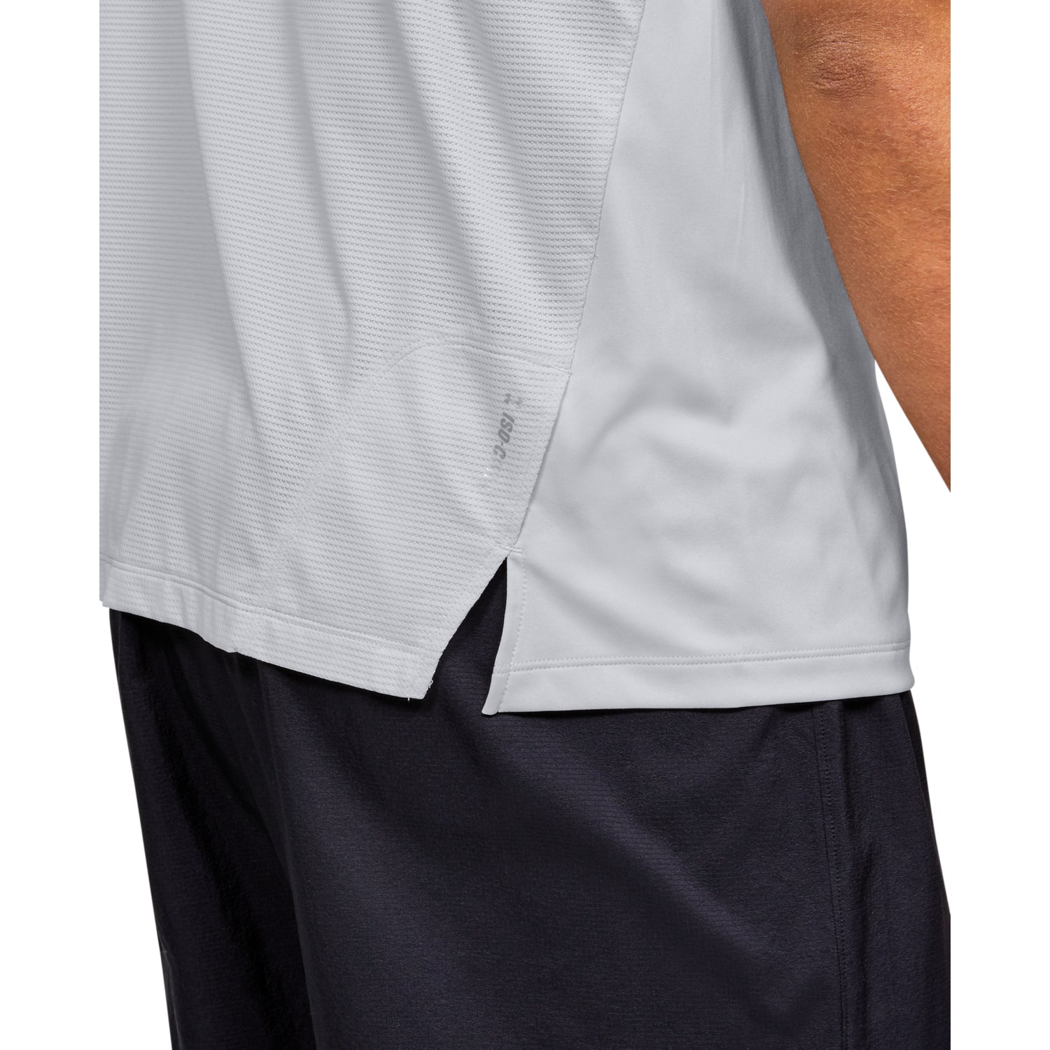 Polera sin Mangas UA Qualifier Iso-Chill Run Singlet para Hombre