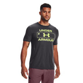 Polera manga corta UA Number Script para hombre