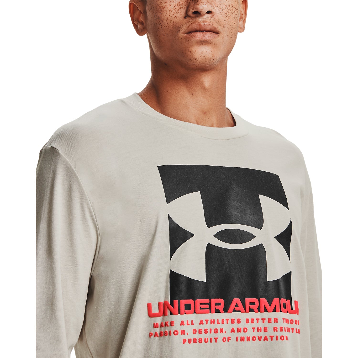 Polera manga larga UA Boxed Script para Hombre