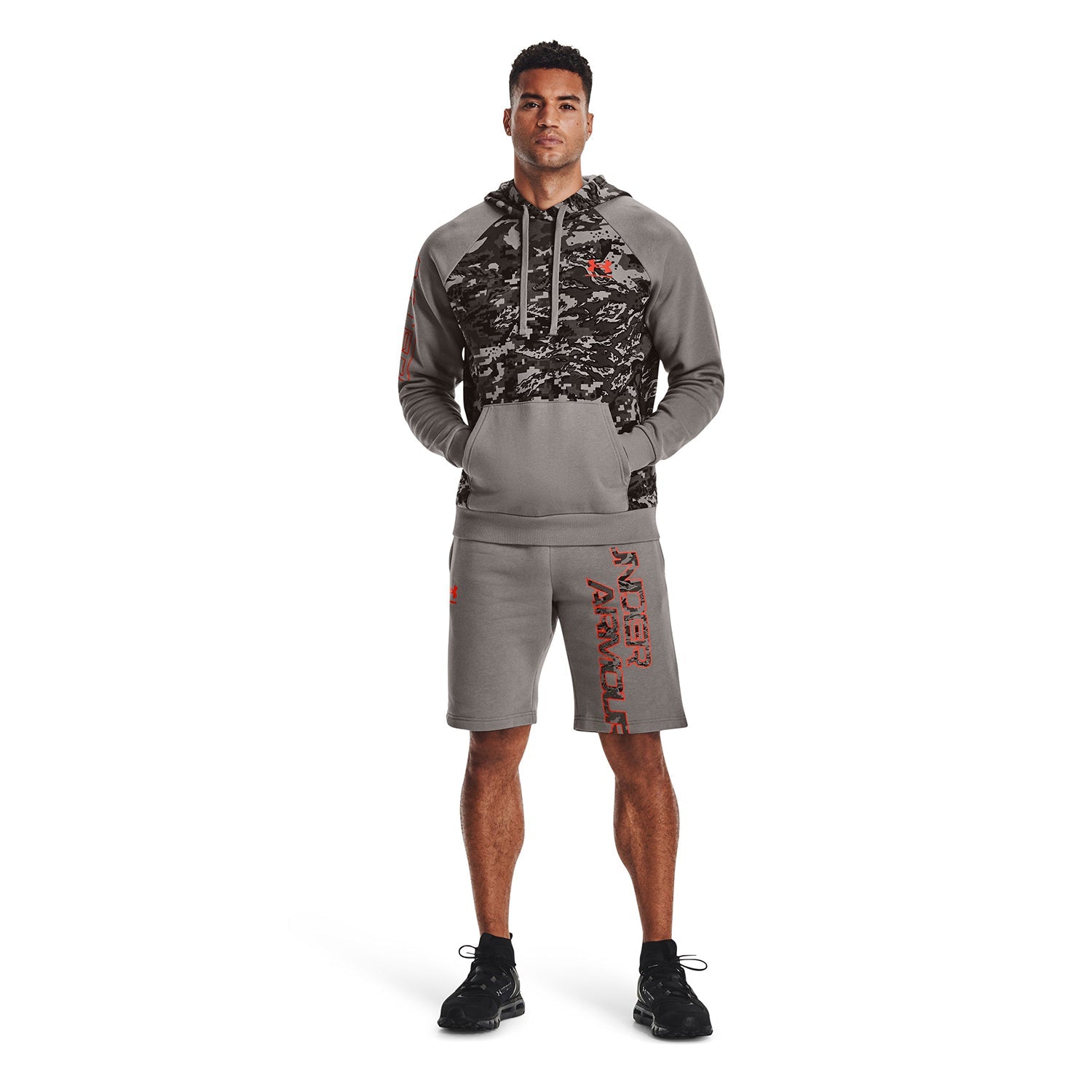 Polera manga larga UA Rival Fleece Camo Script para hombre