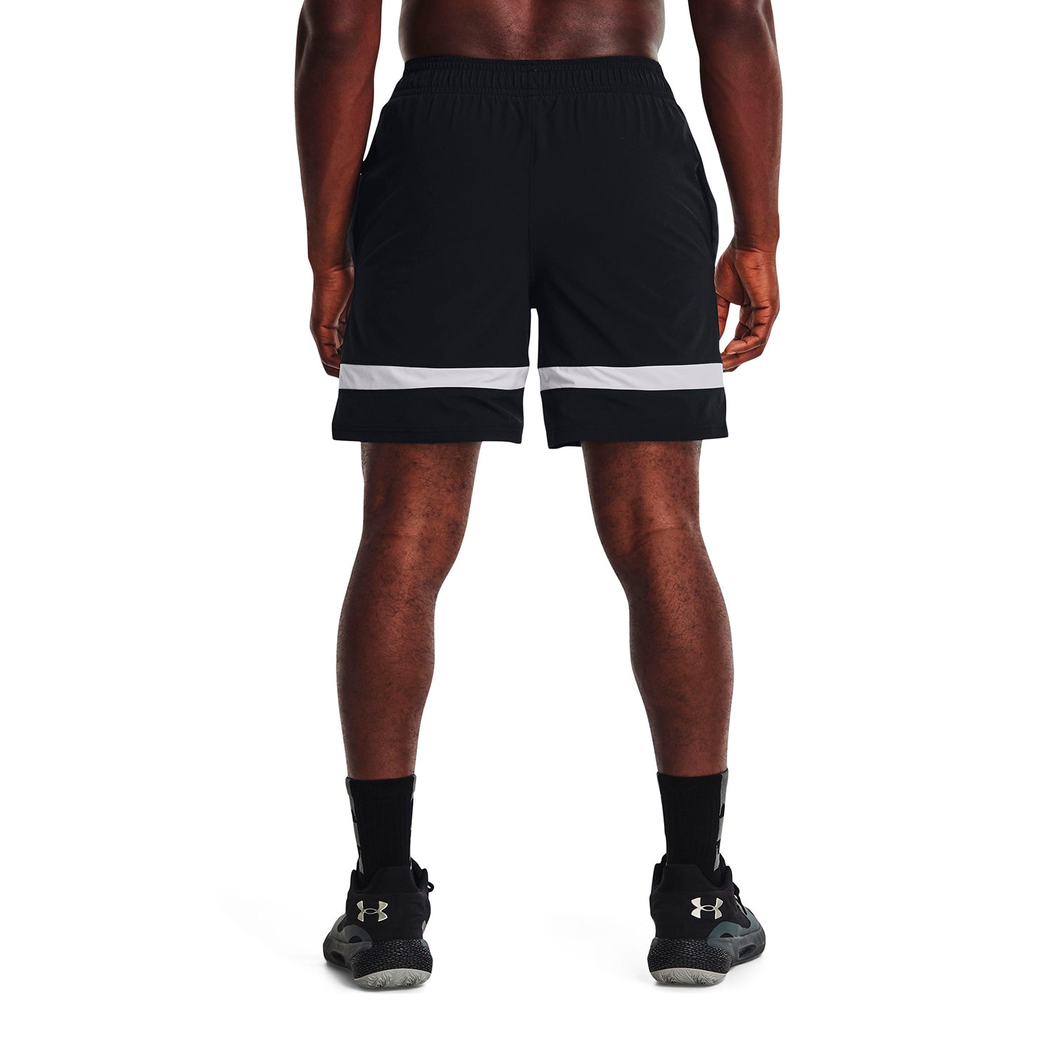 Shorts UA Baseline Woven para hombre