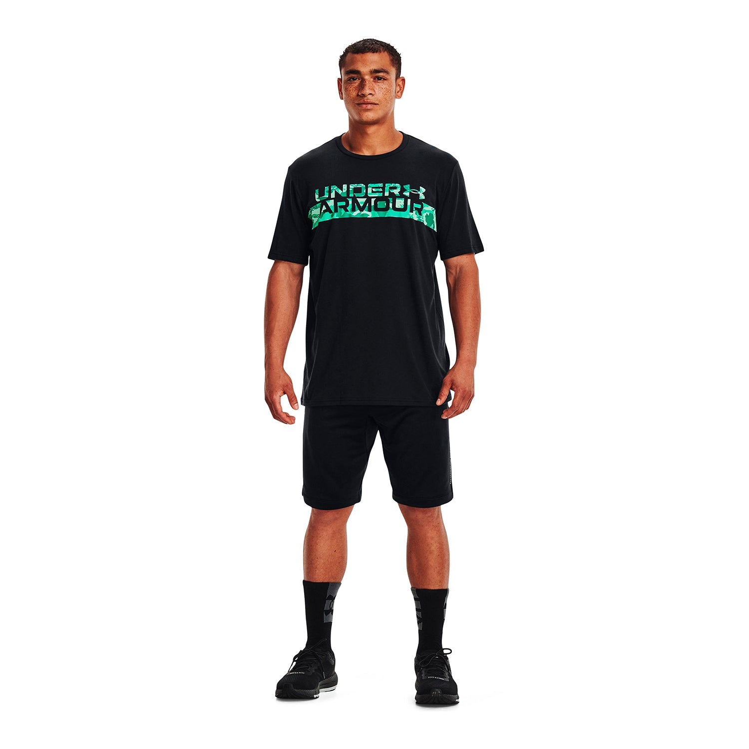 Polera UA Camo Chest Stripe para hombre