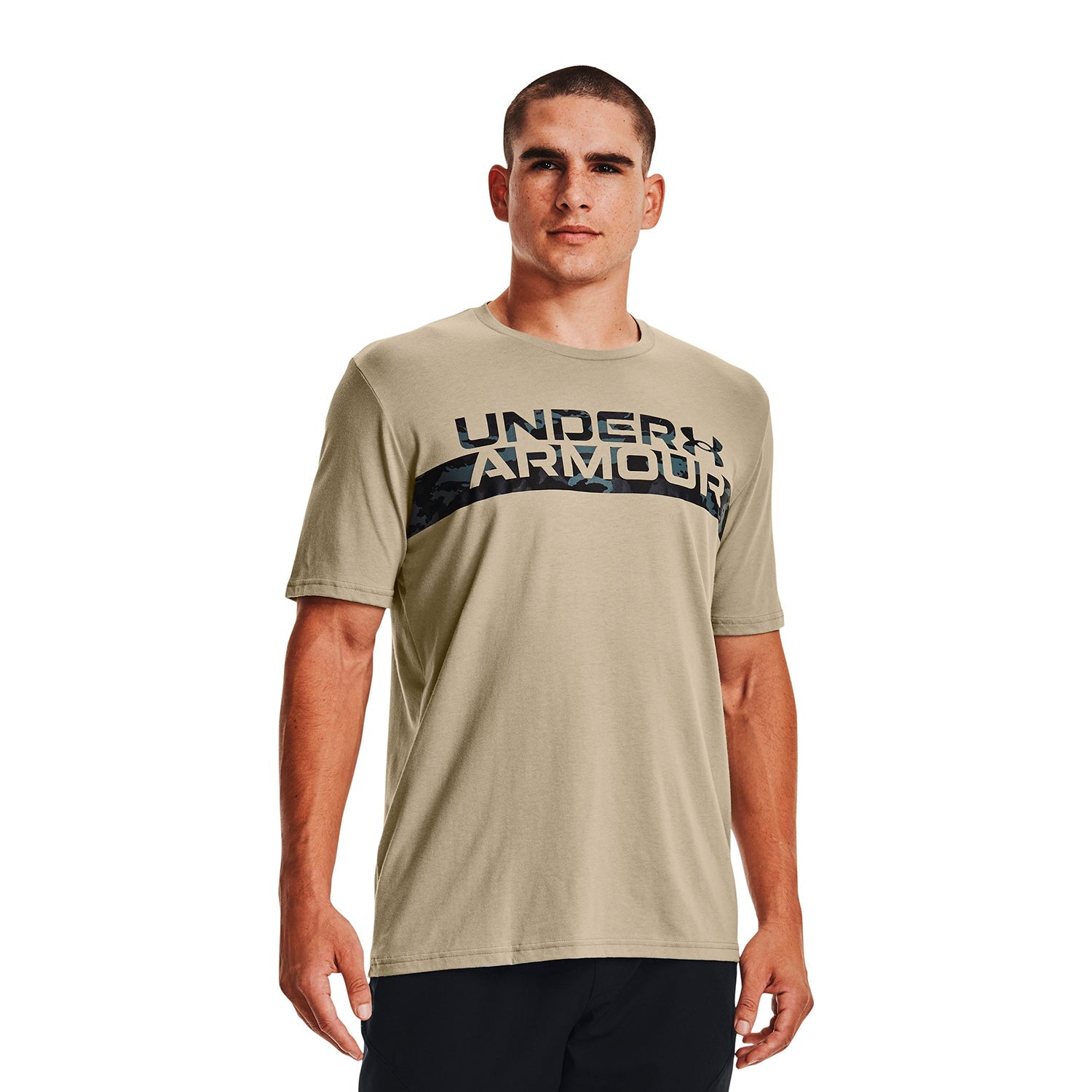 Polera UA Camo Chest Stripe para hombre