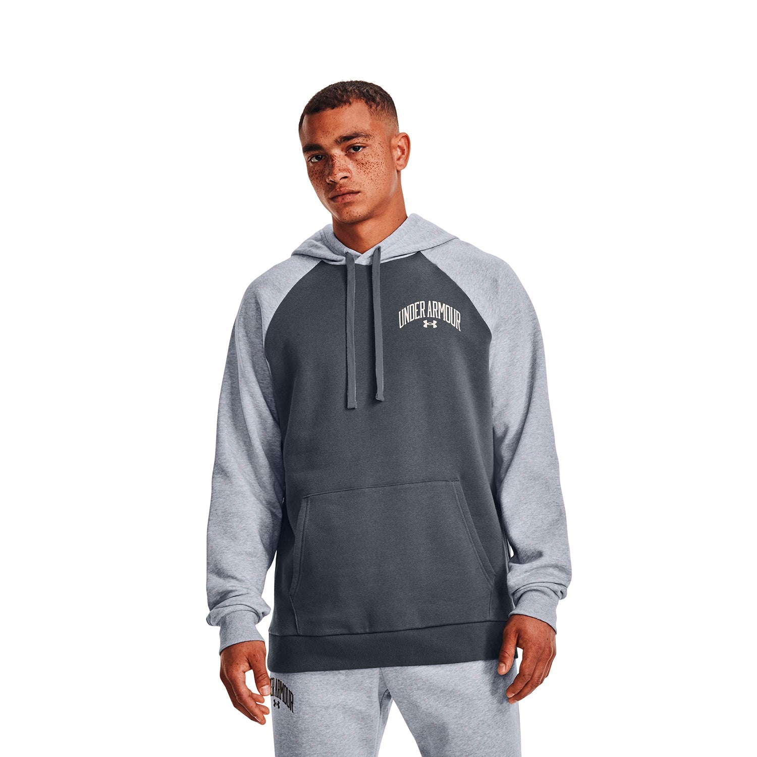 Polerón con gorro UA Rival Fleece Wordmark Colorblock para hombre