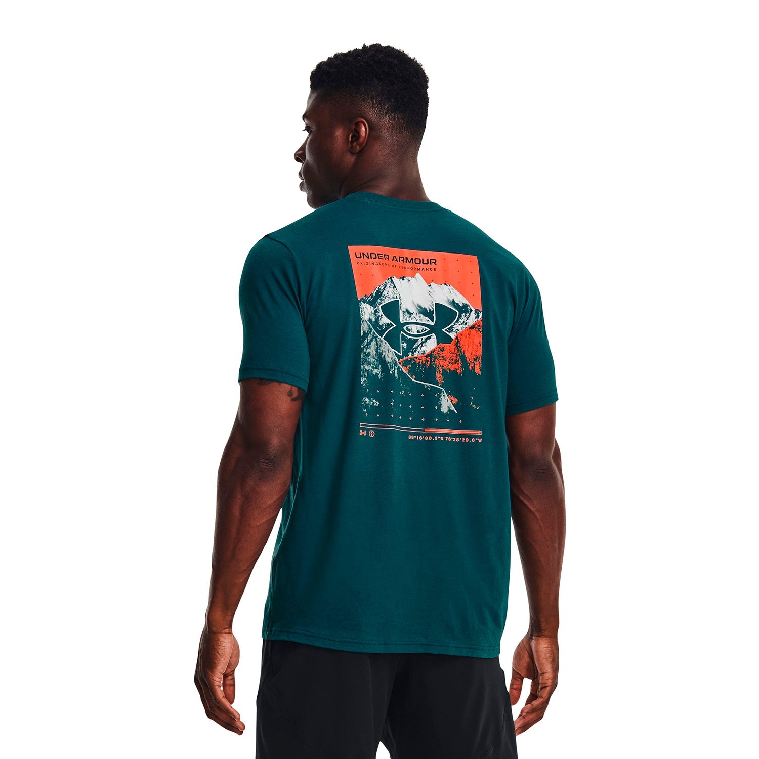 Polera UA Engineered Mountain SS para hombre