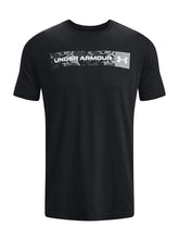 Polera manga corta Camo Chest Stripe para hombre Under Armour